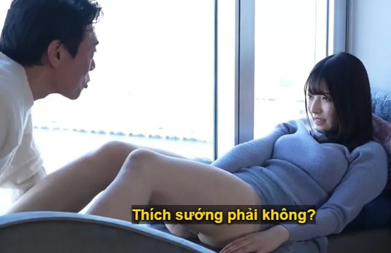 Cuộc chạm trán giữa ông chú và nữ diễn viên trẻ tuổi mới debut tại nhà nghỉ sang trọng.